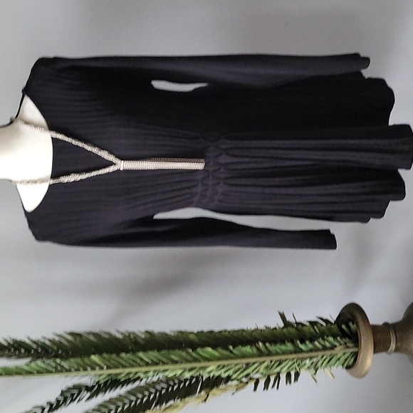 Daisy Fuentes black wide neck textured knit long sleeve tunic sweater - Picture 1 of 12